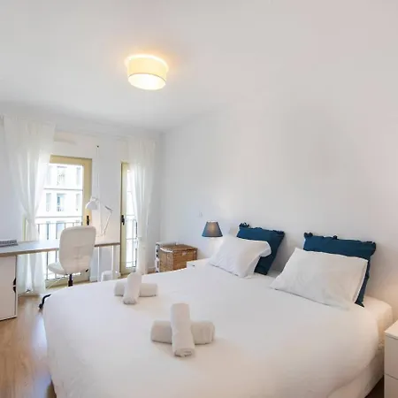 Comfortable In Campo Pequeno *