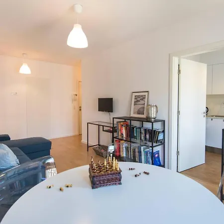 Comfortable In Campo Pequeno Apartamento *